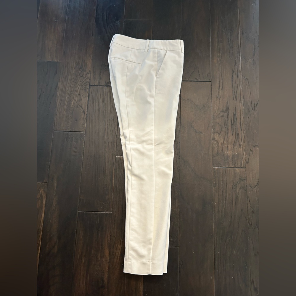 Express Columnist white capri pants size 2R